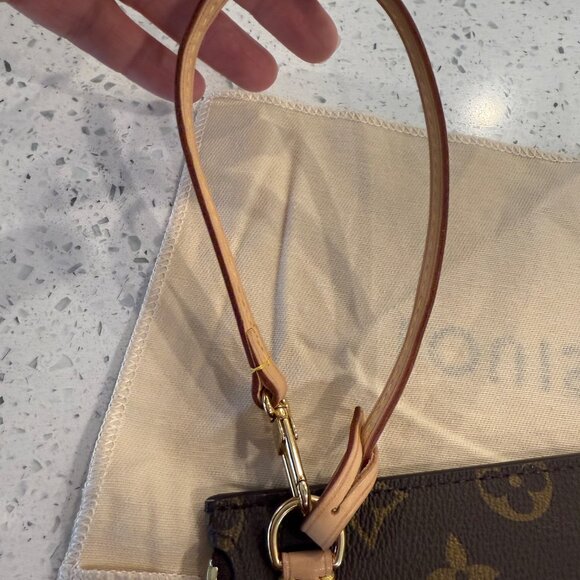 Louis Vuitton pouch from Neverfull bag - Picture 6 of 7